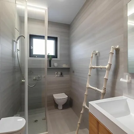 Elena, Five Bedrooms Sea View Private Pool Holiday home